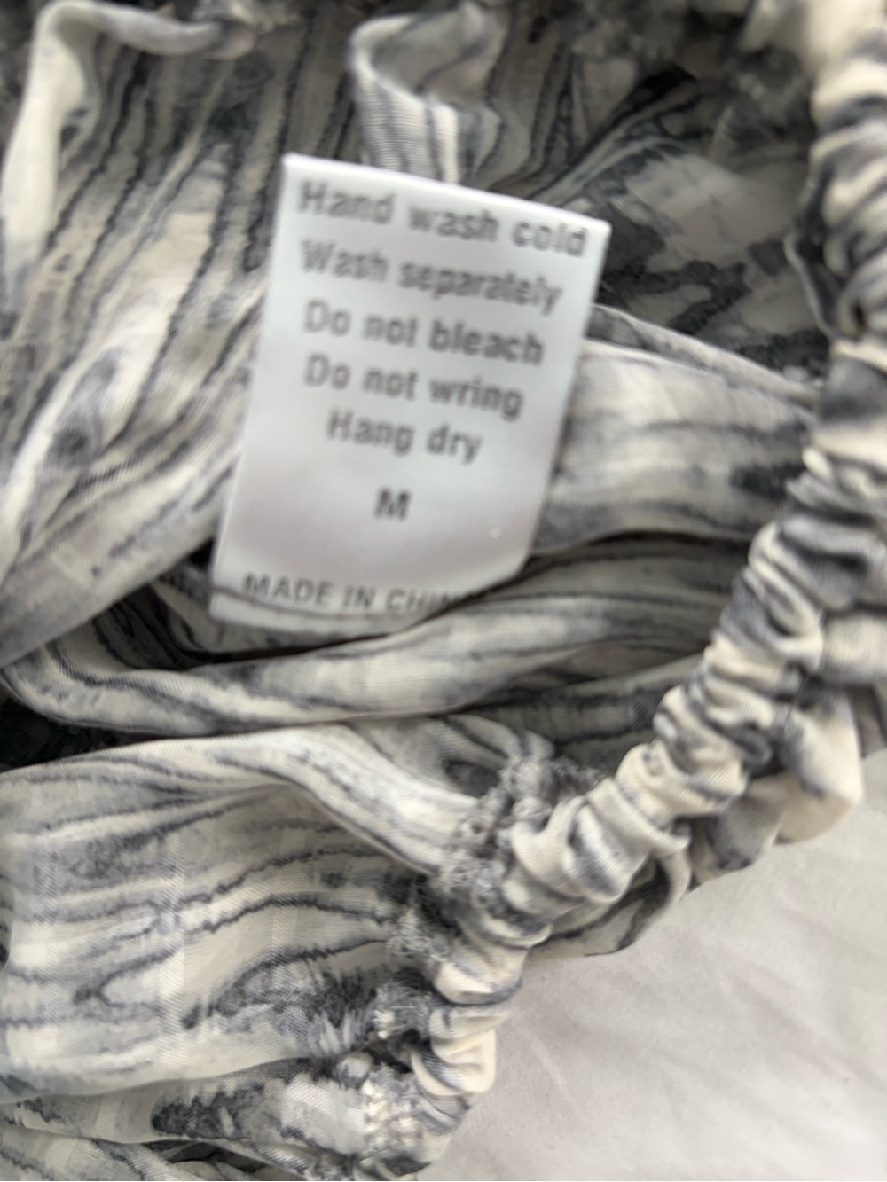 Gray Patterned Ruffled V-Neck Crop Top - Picture 8 of 10